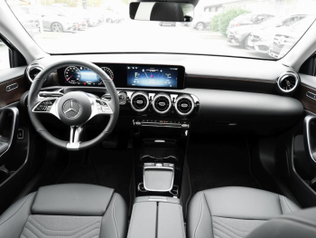 Mercedes-Benz A 250 e Limousine Progressive NP 51.878 Panorama Mercedes-Benz A 250 e Limousine Progressive NP 51.878 Panorama