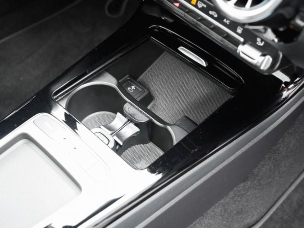 Mercedes-Benz A 250 e Limousine Progressive NP 51.878 Panorama