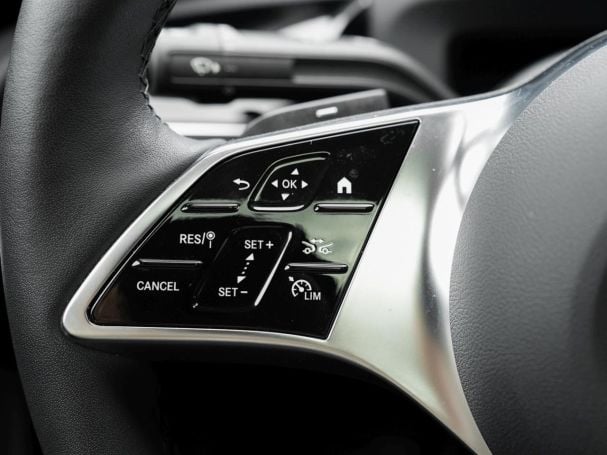 Mercedes-Benz A 250 e Limousine Progressive NP 51.878 Panorama