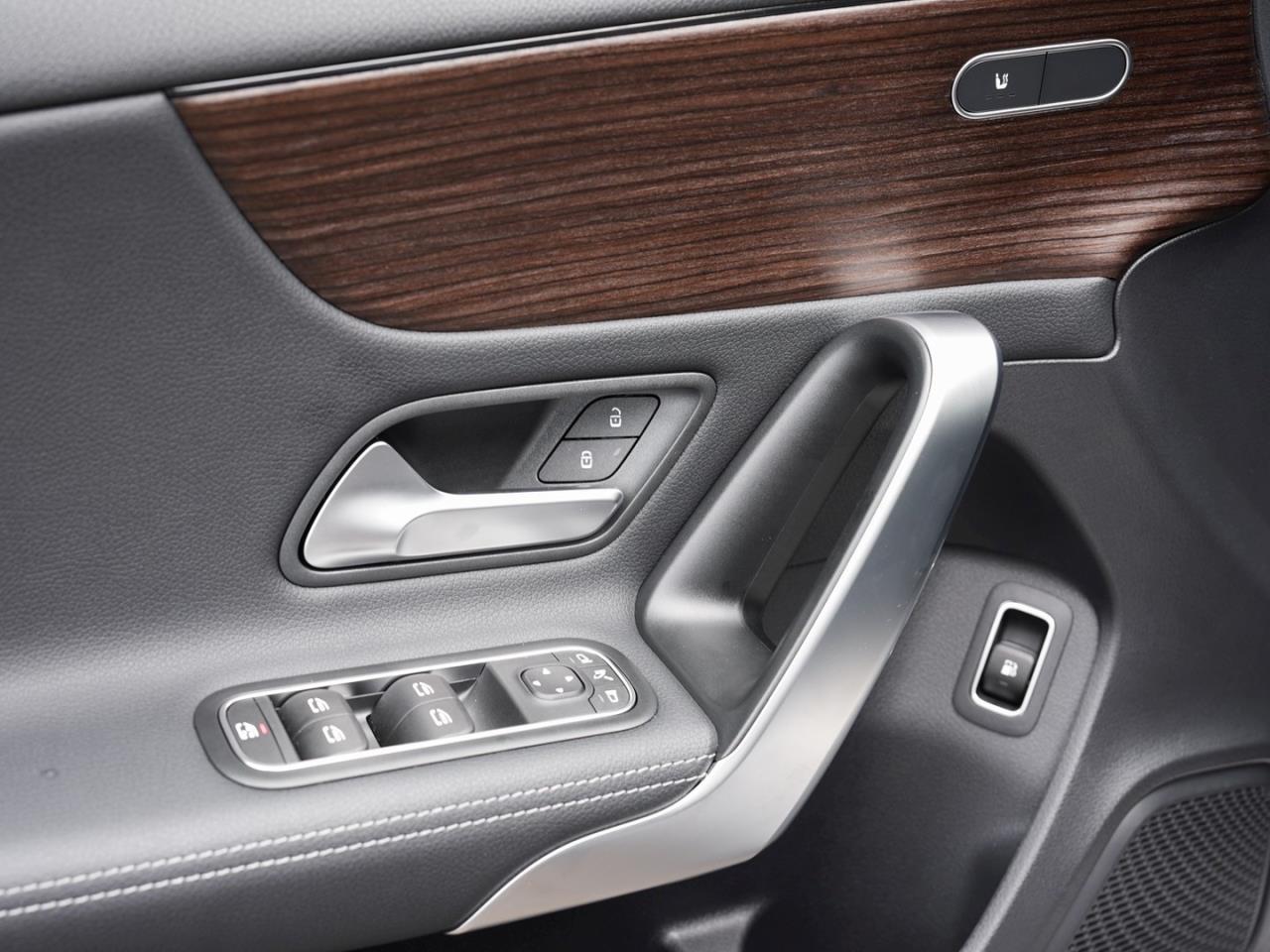 Mercedes-Benz A 250 e Limousine Progressive NP 51.878 Panorama Mercedes-Benz A 250 e Limousine Progressive NP 51.878 Panorama