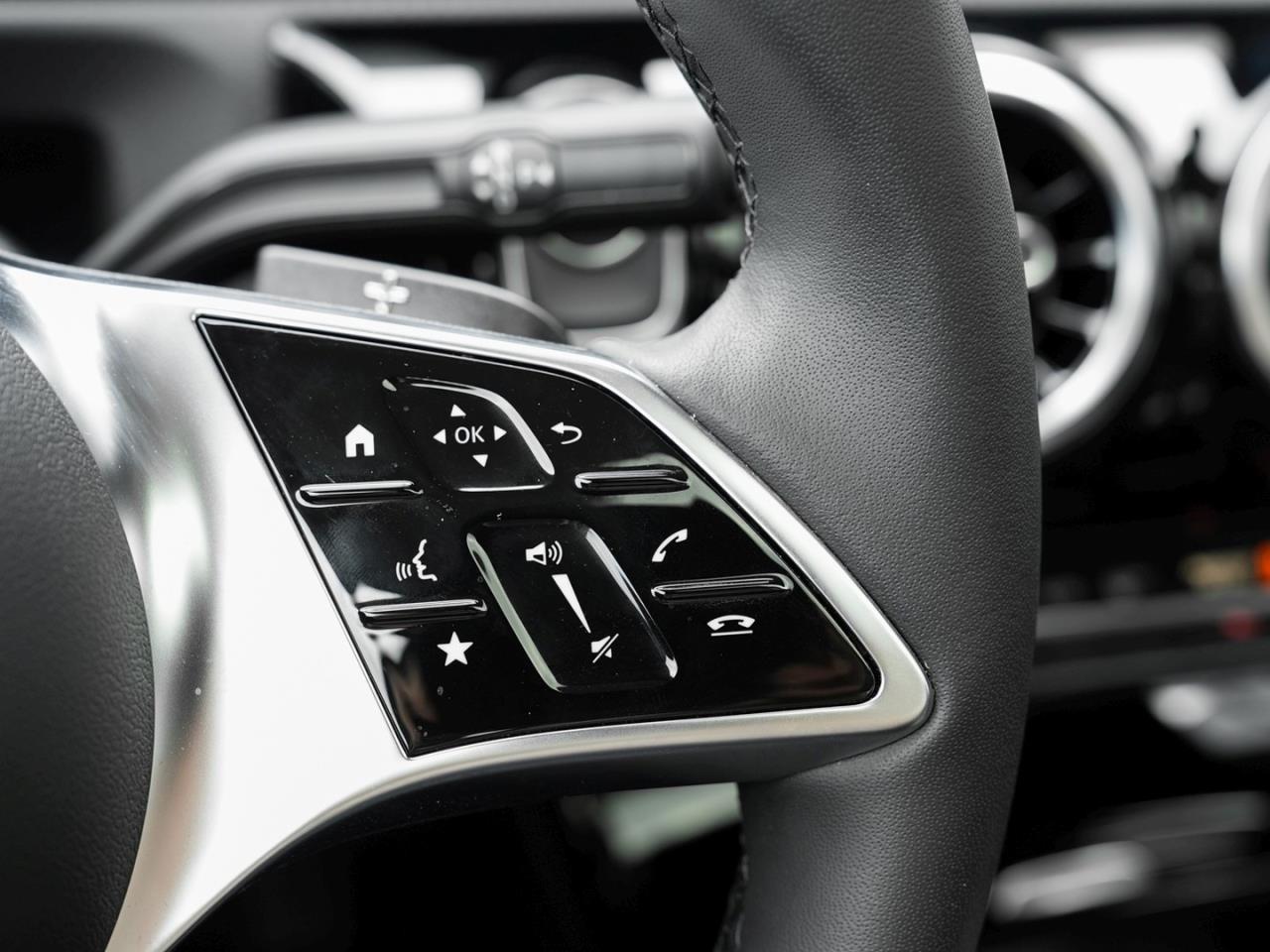 Mercedes-Benz A 250 e Limousine Progressive NP 51.878 Panorama Mercedes-Benz A 250 e Limousine Progressive NP 51.878 Panorama