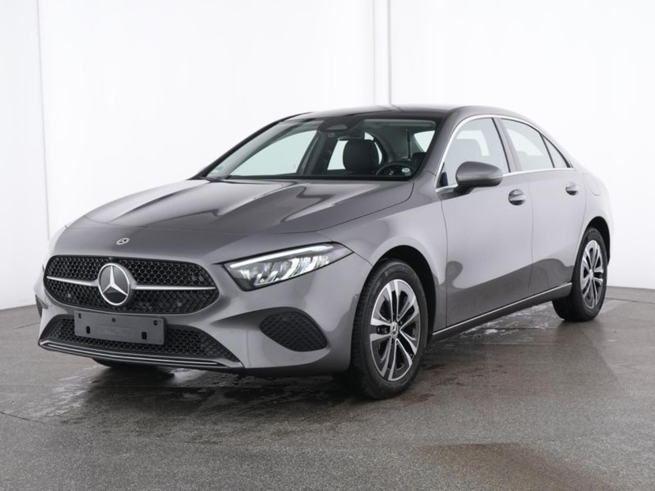 Mercedes-Benz A-Klasse A 250 e Limousine Limousine mountaingrau