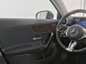 Mercedes-Benz A 250 e Limousine  Progressive Panorama Kamera