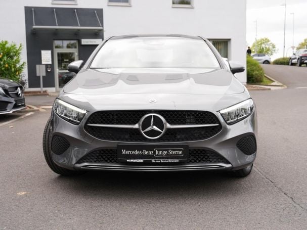 Mercedes-Benz A 250 e Limousine Progressive NP 51.878 Panorama
