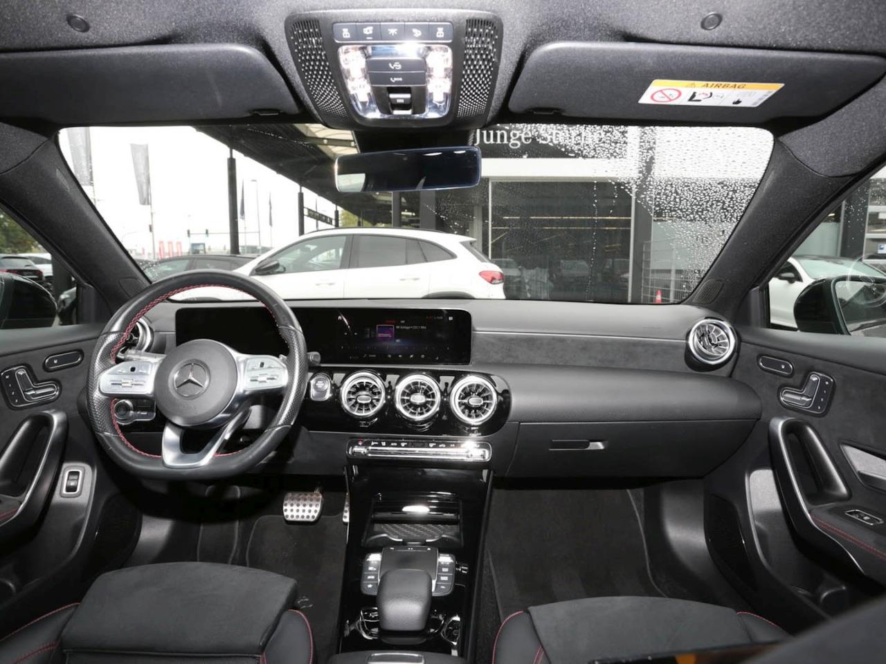 Mercedes-Benz A 250 e Limousine AMG Night Navi Panorama Kamera