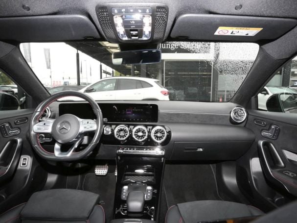 Mercedes-Benz A 250 e Limousine AMG Night Navi Panorama Kamera Mercedes-Benz A 250 e Limousine AMG Night Navi Panorama Kamera