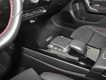 Mercedes-Benz A 250 e Limousine AMG Night Navi Panorama Kamera Mercedes-Benz A 250 e Limousine AMG Night Navi Panorama Kamera