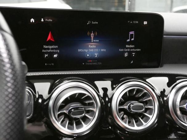 Mercedes-Benz A 250 e Limousine AMG Night Navi Panorama Kamera