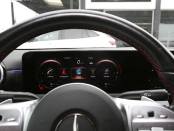 Mercedes-Benz A 250 e Limousine AMG Night Navi Panorama Kamera Mercedes-Benz A 250 e Limousine AMG Night Navi Panorama Kamera