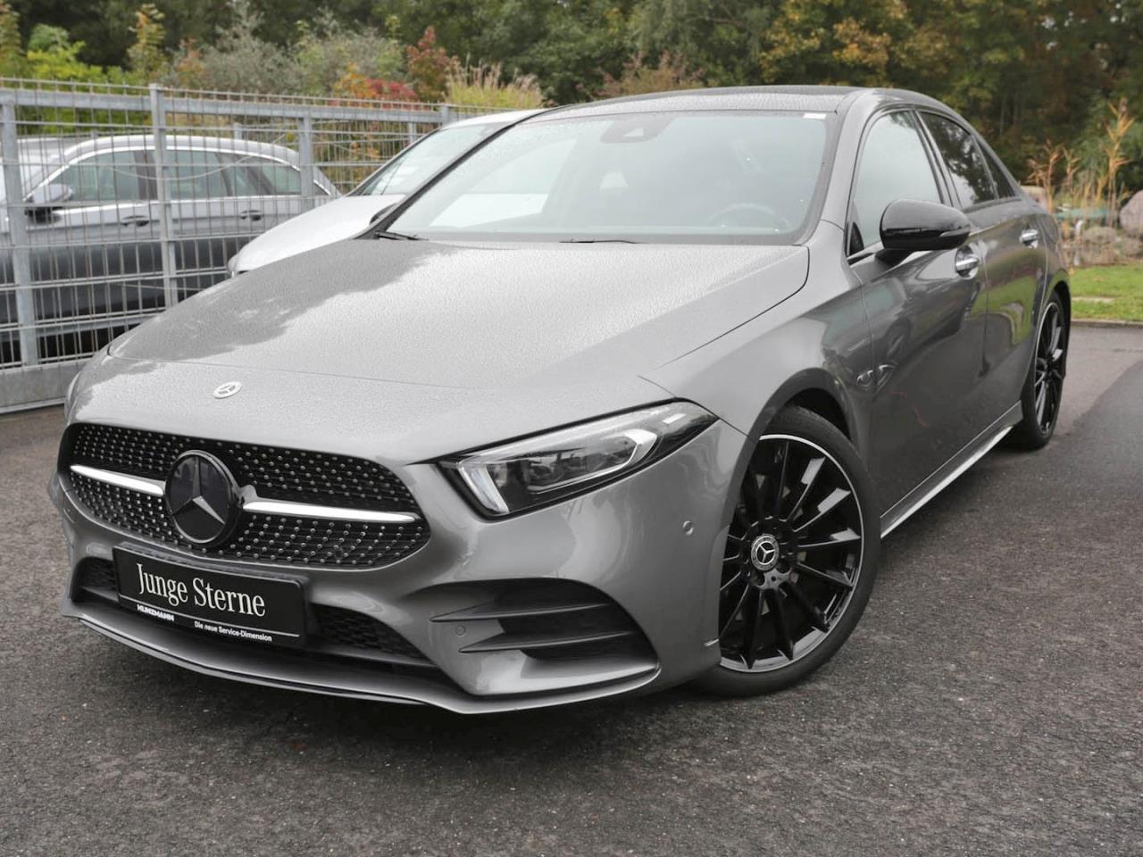 Mercedes-Benz A 250 e Limousine AMG Night Navi Panorama Kamera