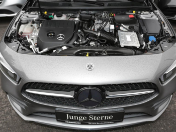 Mercedes-Benz A 250 e Limousine AMG Night Navi Panorama Kamera