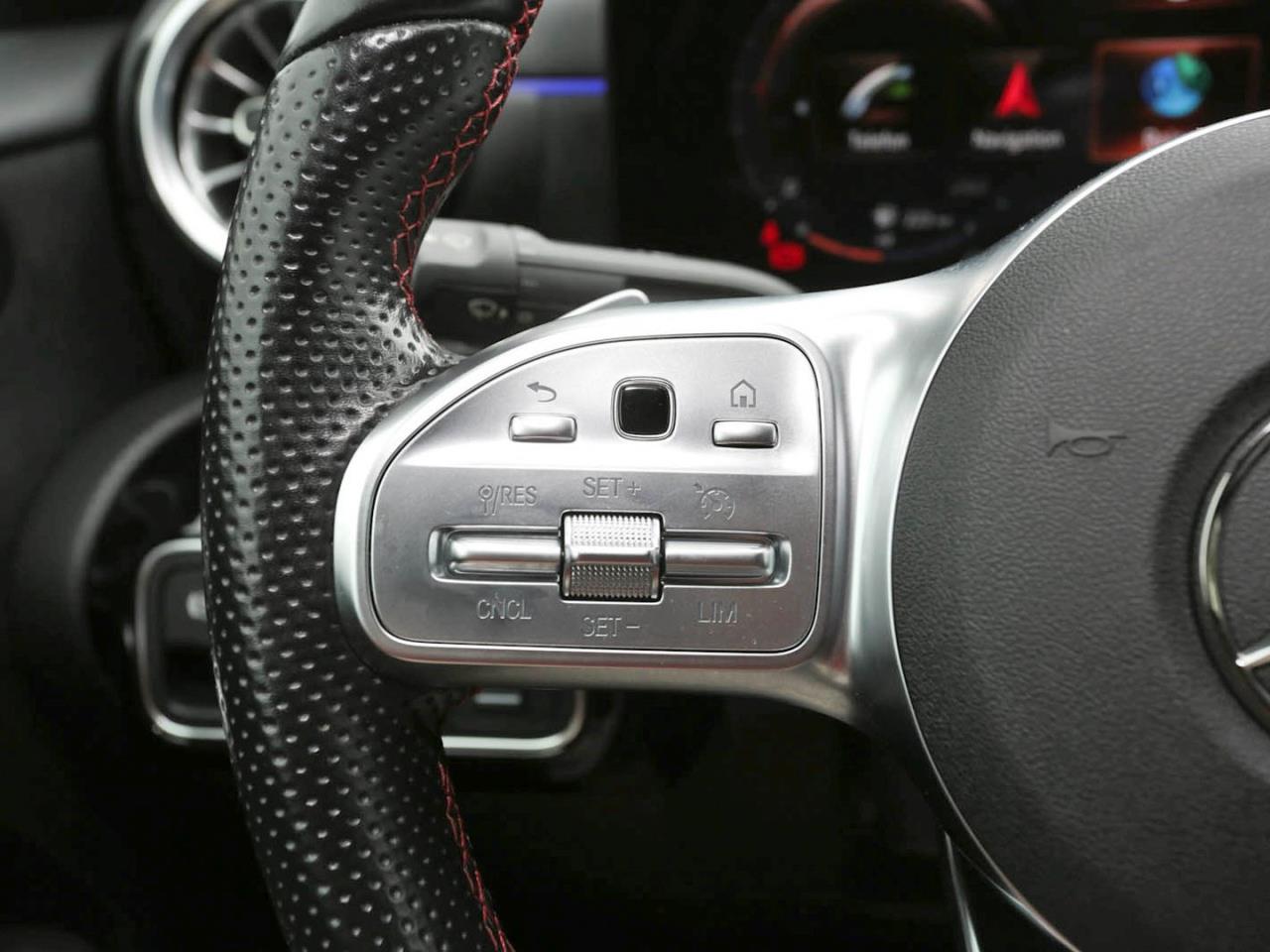 Mercedes-Benz A 250 e Limousine AMG Night Navi Panorama Kamera Mercedes-Benz A 250 e Limousine AMG Night Navi Panorama Kamera