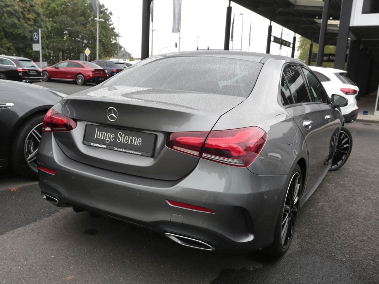 Mercedes-Benz A 250 e Limousine AMG Night Navi Panorama Kamera