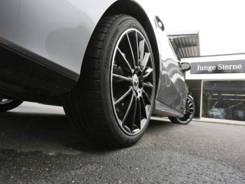 Mercedes-Benz A 250 e Limousine AMG Night Navi Panorama Kamera