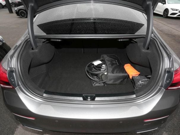 Mercedes-Benz A 250 e Limousine AMG Night Navi Panorama Kamera