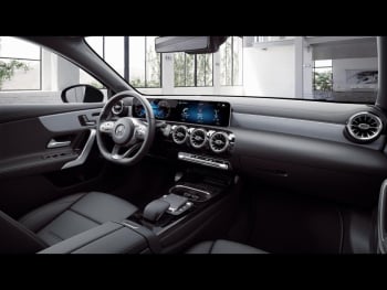 Mercedes-Benz A 250 e Limousine AMG Night 360° Distronic HUD
