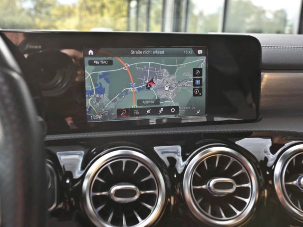 Mercedes-Benz A 250 e Limousine AMG Night MBUX Paket Kamera