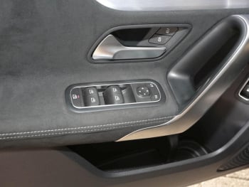 Mercedes-Benz A 250 e Limousine AMG Night MBUX Paket Kamera Mercedes-Benz A 250 e Limousine AMG Night MBUX Paket Kamera