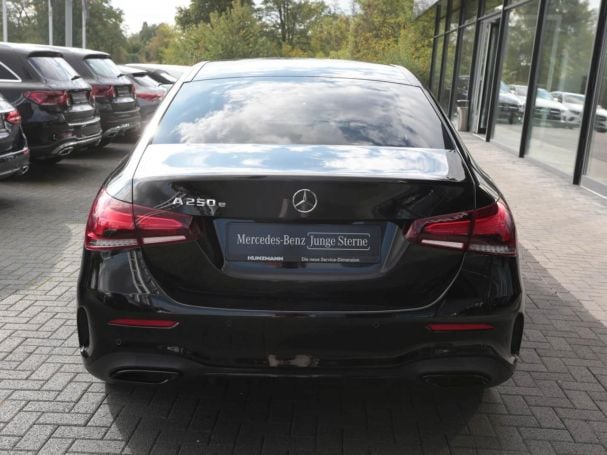 Mercedes-Benz A 250 e Limousine AMG Night MBUX Paket Kamera Mercedes-Benz A 250 e Limousine AMG Night MBUX Paket Kamera