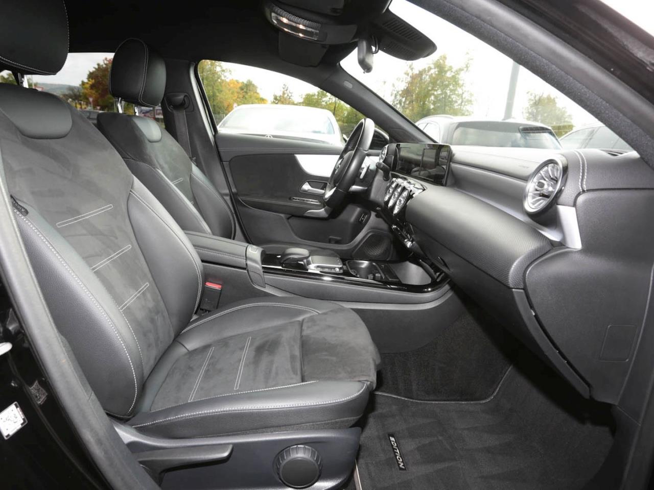 Mercedes-Benz A 250 e Limousine AMG Night MBUX Paket Kamera Mercedes-Benz A 250 e Limousine AMG Night MBUX Paket Kamera