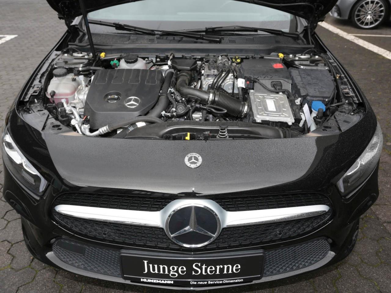 Mercedes-Benz A 250 e Limousine Progressive Navi Kamera AHK