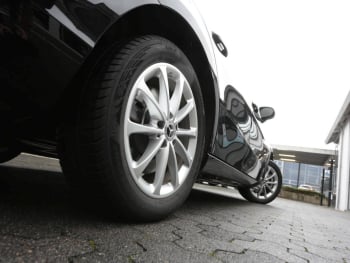 Mercedes-Benz A 250 e Limousine Progressive Navi Kamera AHK