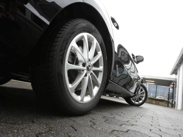 Mercedes-Benz A 250 e Limousine Progressive Navi Kamera AHK