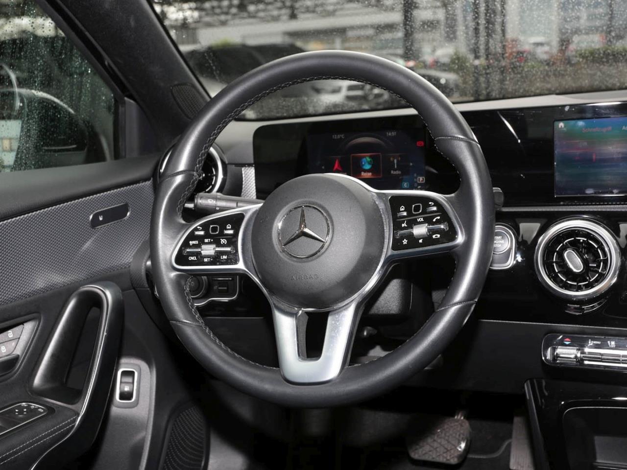 Mercedes-Benz A 250 e Limousine Progressive Navi Kamera AHK