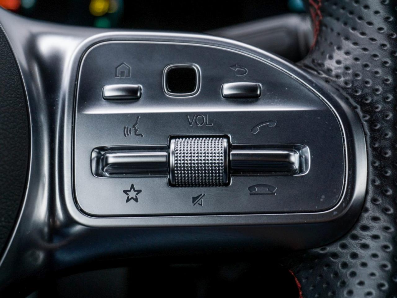 Mercedes-Benz A 250 e Limousine AMG Night MBUX Navi Kamera