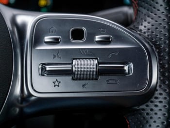 Mercedes-Benz A 250 e Limousine AMG Night MBUX Navi Kamera