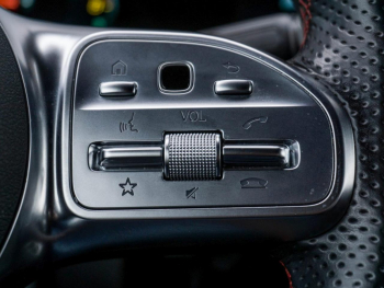 Mercedes-Benz A 250 e Limousine AMG Night MBUX Navi Kamera