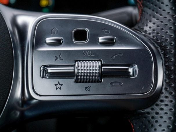 Mercedes-Benz A 250 e Limousine AMG Night MBUX Navi Kamera