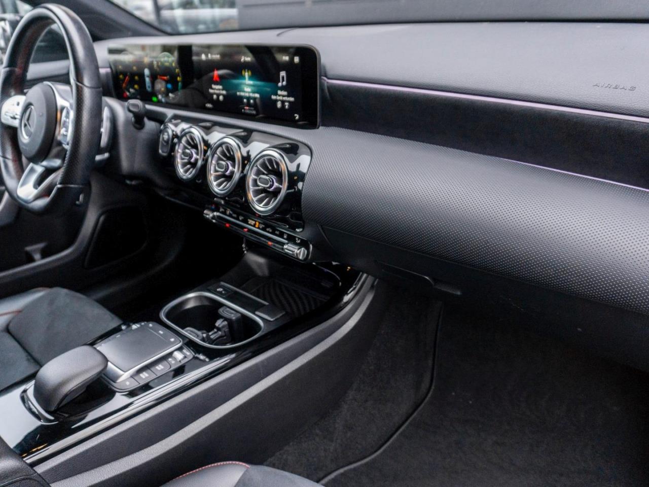 Mercedes-Benz A 250 e Limousine AMG Night MBUX Navi Kamera