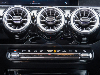 Mercedes-Benz A 250 e Limousine AMG Night MBUX Navi Kamera