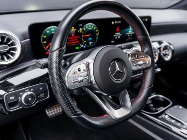 Mercedes-Benz A 250 e Limousine AMG Night MBUX Navi Kamera