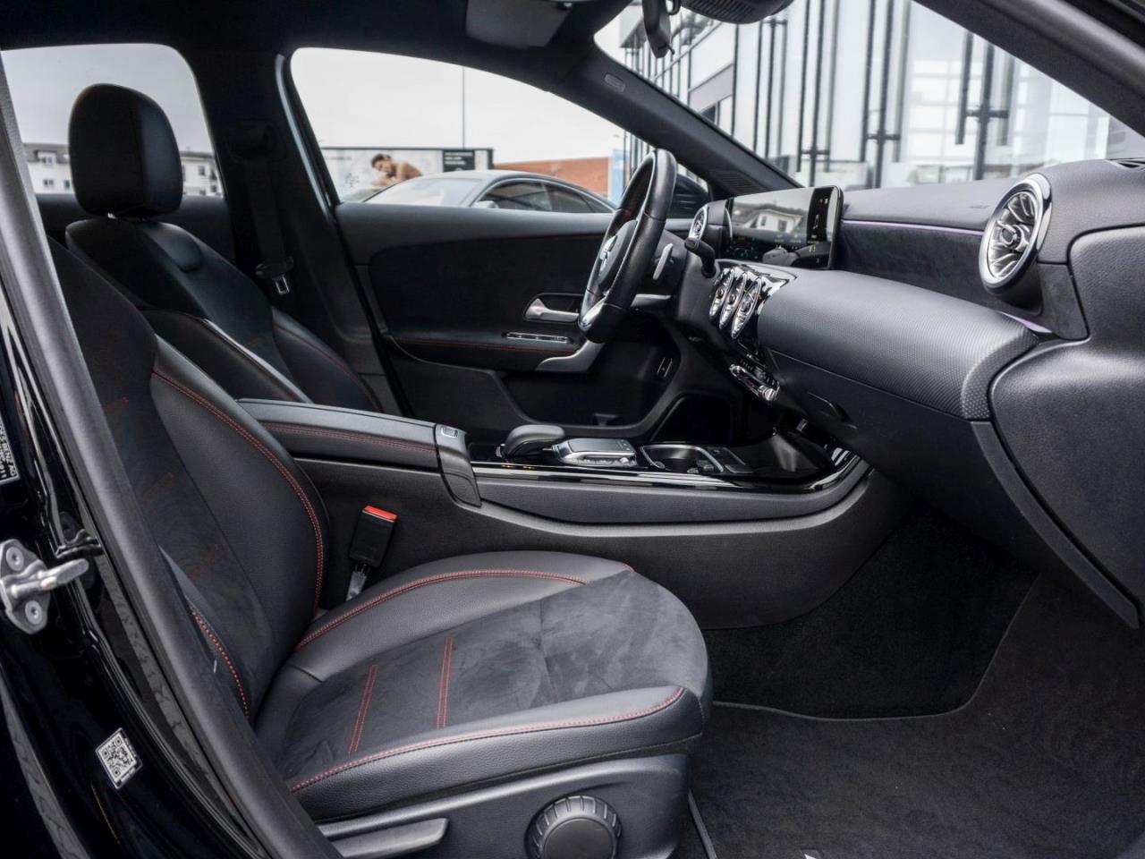 Mercedes-Benz A 250 e Limousine AMG Night MBUX Navi Kamera