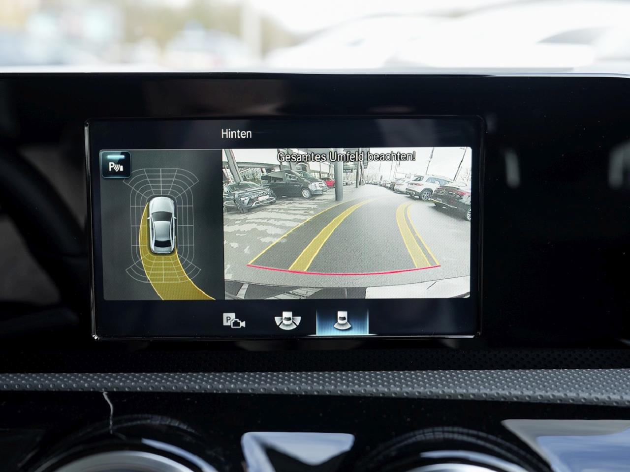 Mercedes-Benz A 250 e Limousine AMG Night Panorama Spur-Paket