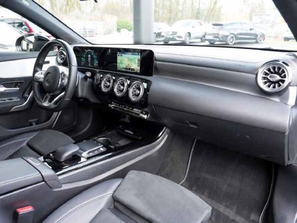 Mercedes-Benz A 250 e Limousine AMG Night Panorama Spur-Paket