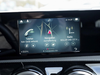 Mercedes-Benz A 250 e Limousine AMG Night Panorama Spur-Paket