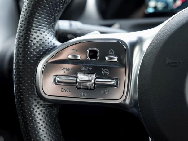 Mercedes-Benz A 250 e Limousine AMG Night Panorama Spur-Paket