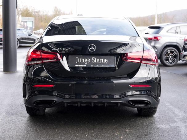 Mercedes-Benz A 250 e Limousine AMG Night Panorama Spur-Paket