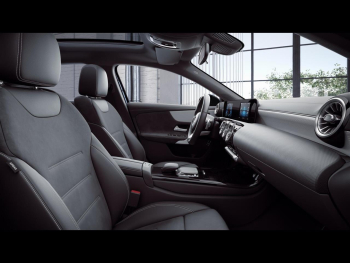 Mercedes-Benz A 250 e Limousine AMG Night Panorama Spur-Paket