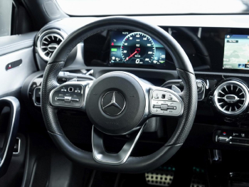 Mercedes-Benz A 250 e Limousine AMG Night Panorama Spur-Paket
