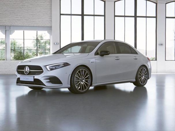 Mercedes-Benz A 250 e Limousine AMG Night EDITION2020 Kamera Mercedes-Benz A 250 e Limousine AMG Night EDITION2020 Kamera