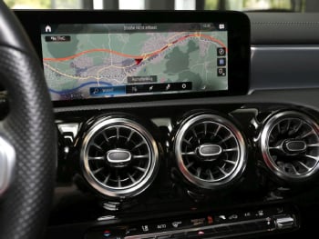 Mercedes-Benz A 250 e Limousine AMG Night Panorama Kamera AHK