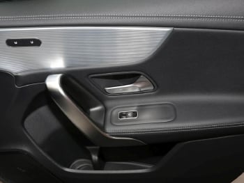 Mercedes-Benz A 250 e Limousine AMG Night Panorama Kamera AHK Mercedes-Benz A 250 e Limousine AMG Night Panorama Kamera AHK