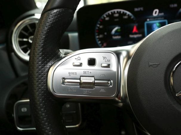 Mercedes-Benz A 250 e Limousine AMG Night Panorama Kamera AHK Mercedes-Benz A 250 e Limousine AMG Night Panorama Kamera AHK