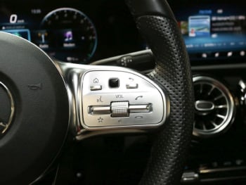 Mercedes-Benz A 250 e Limousine AMG Night Panorama Kamera AHK Mercedes-Benz A 250 e Limousine AMG Night Panorama Kamera AHK