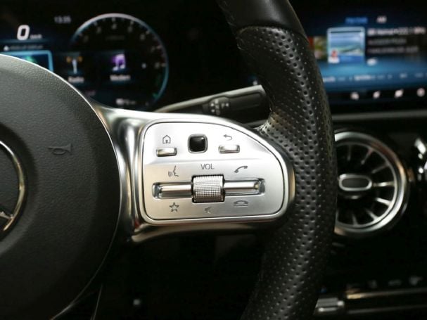 Mercedes-Benz A 250 e Limousine AMG Night Panorama Kamera AHK Mercedes-Benz A 250 e Limousine AMG Night Panorama Kamera AHK