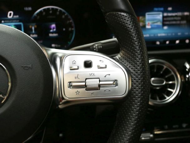 Mercedes-Benz A 250 e Limousine AMG Night Panorama Kamera AHK Mercedes-Benz A 250 e Limousine AMG Night Panorama Kamera AHK